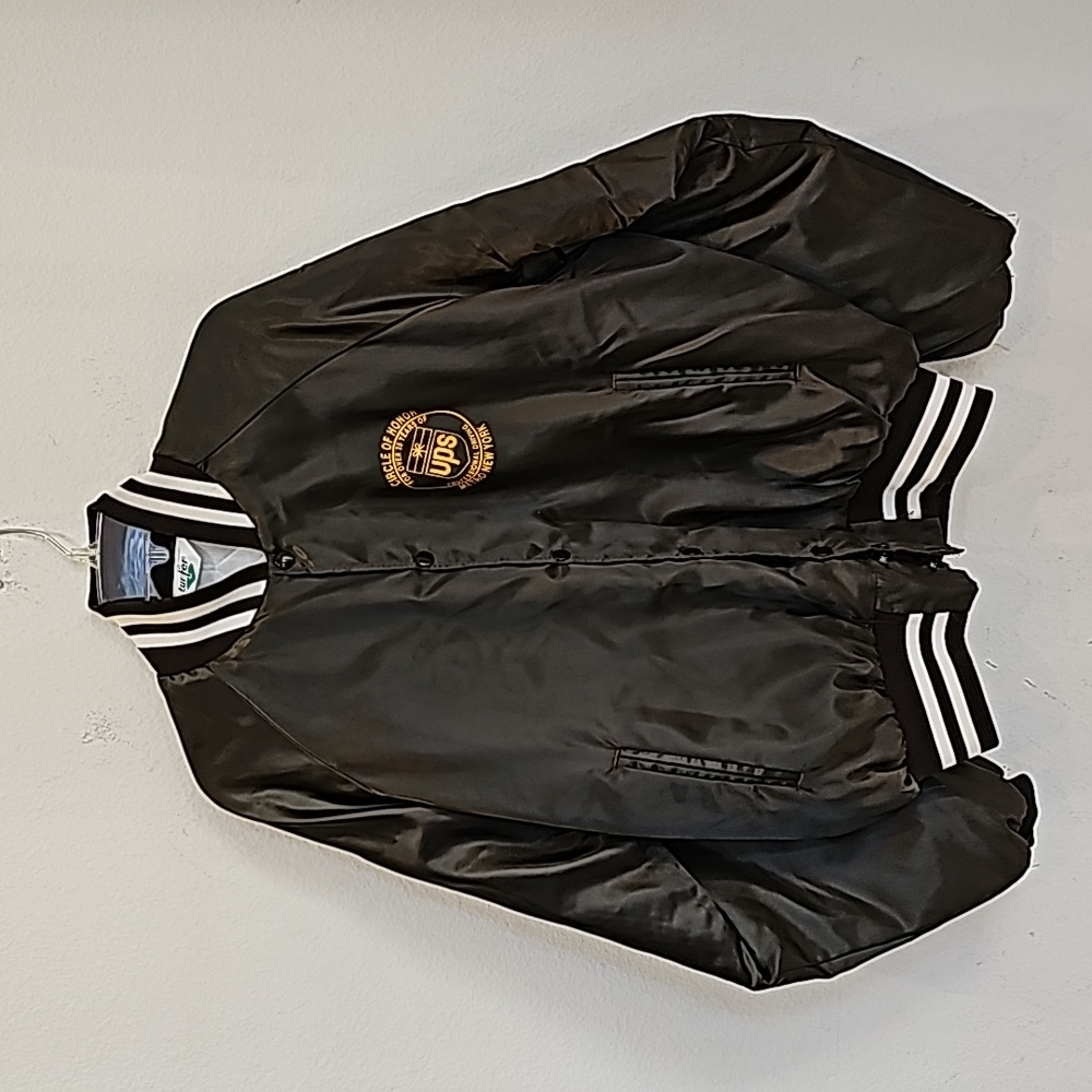 Men's Vintage Bomber Jacket Size XL, snap closure Slide pockets